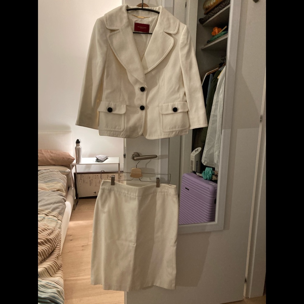 White skirt suit by Burberry